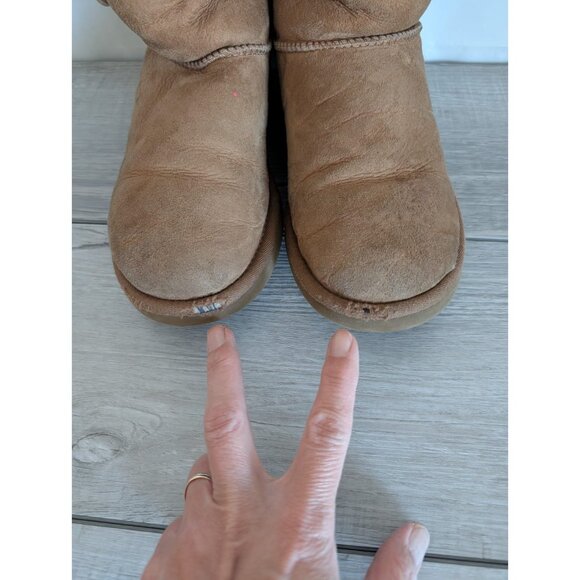 UGG Women’s Tall Chestnut Brown Bailey Button Triplet II Size 7 - Flaw - Picture 7 of 7